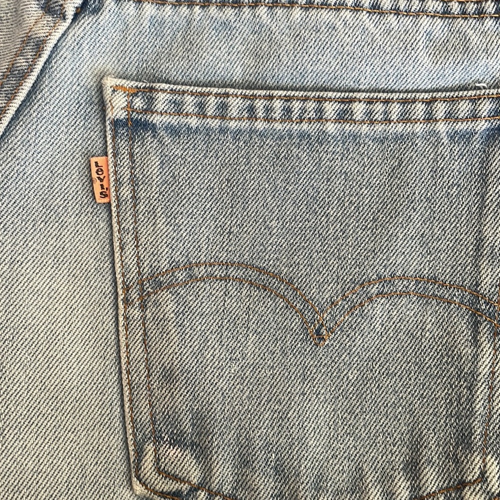Vintage Levi’s shorts - Picture 3 of 4